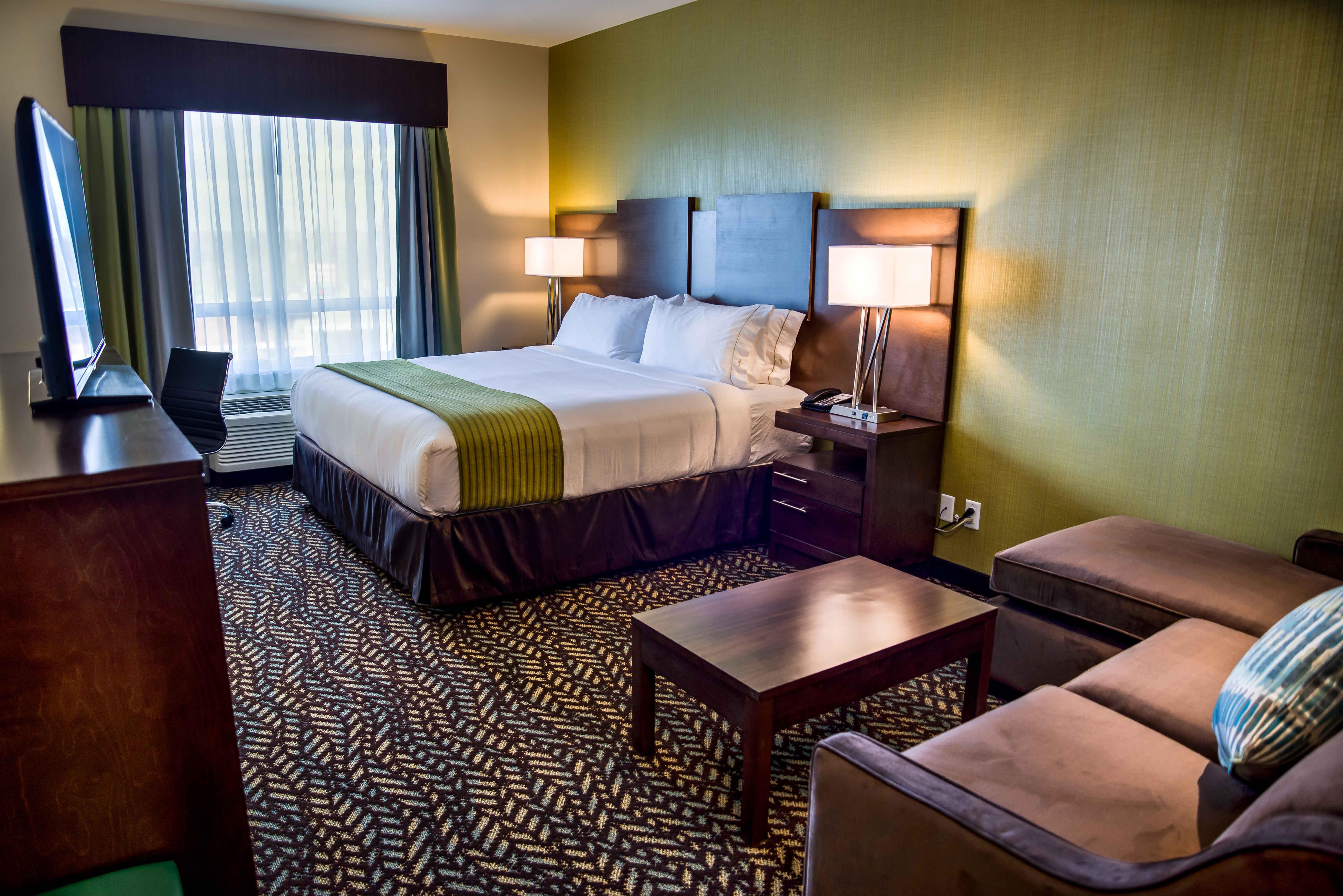 Holiday Inn Express & Suites Spruce Grove - Stony Plain By Ihg Bagian luar foto