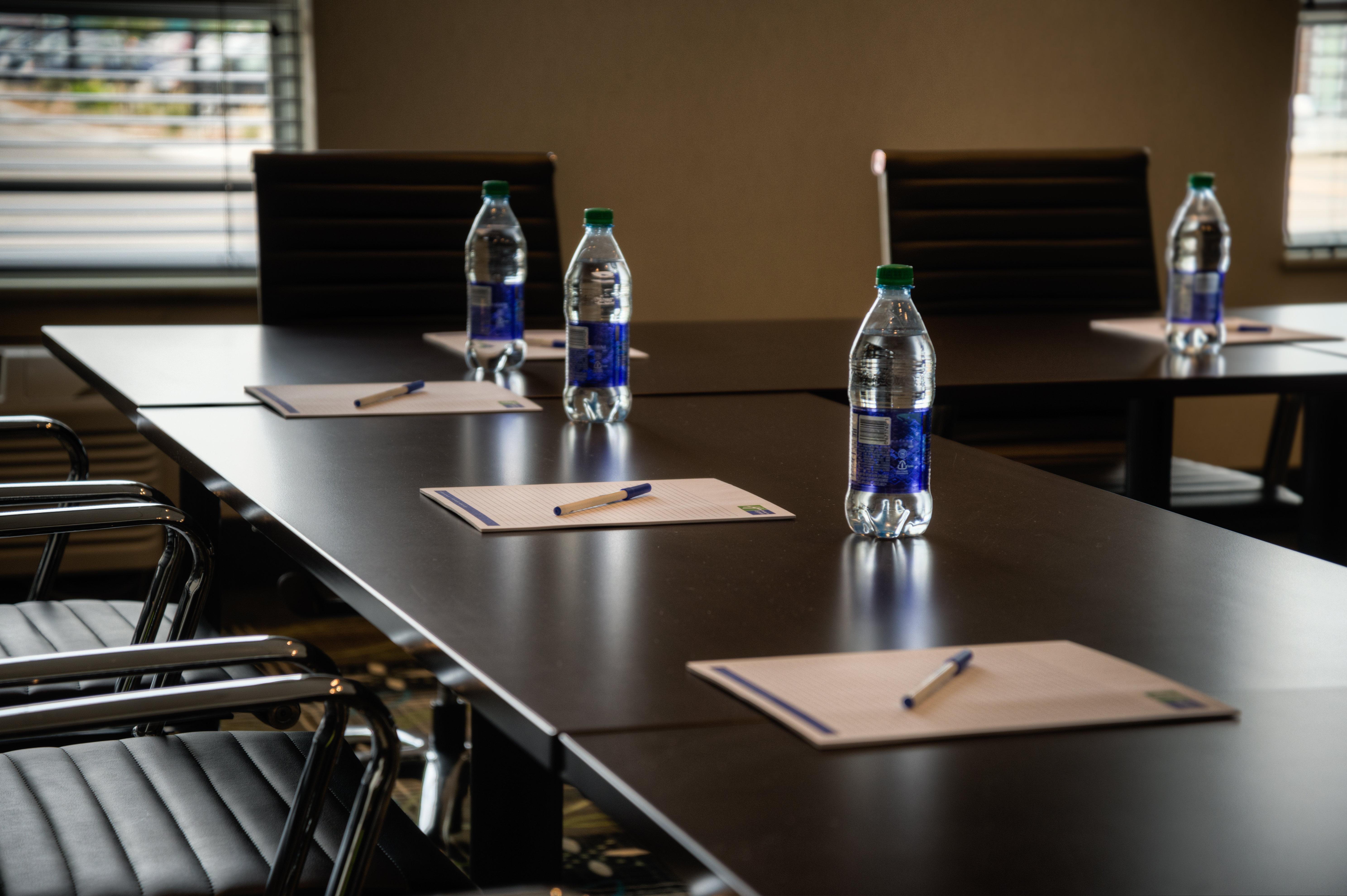 Holiday Inn Express & Suites Spruce Grove - Stony Plain By Ihg Bagian luar foto