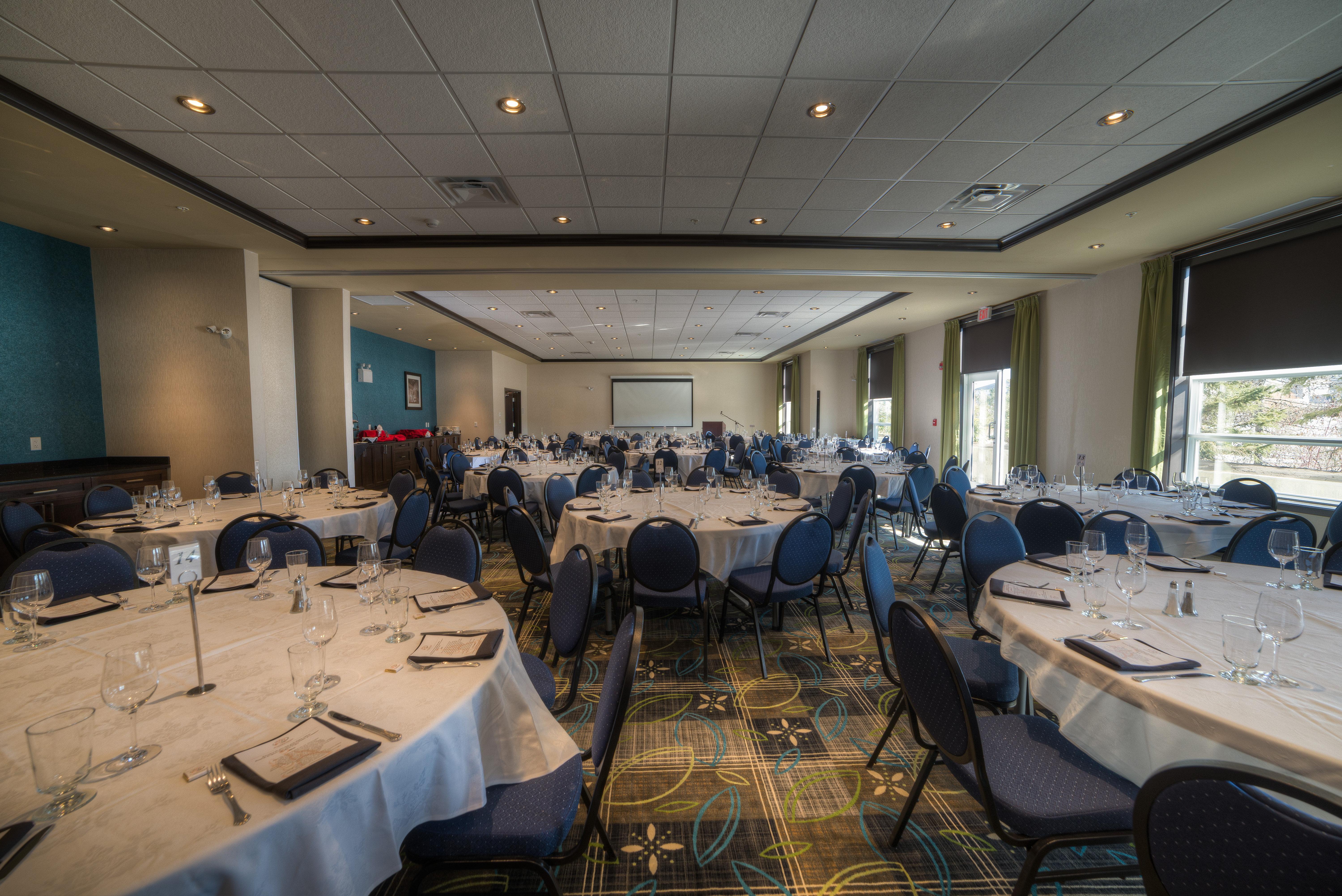 Holiday Inn Express & Suites Spruce Grove - Stony Plain By Ihg Bagian luar foto