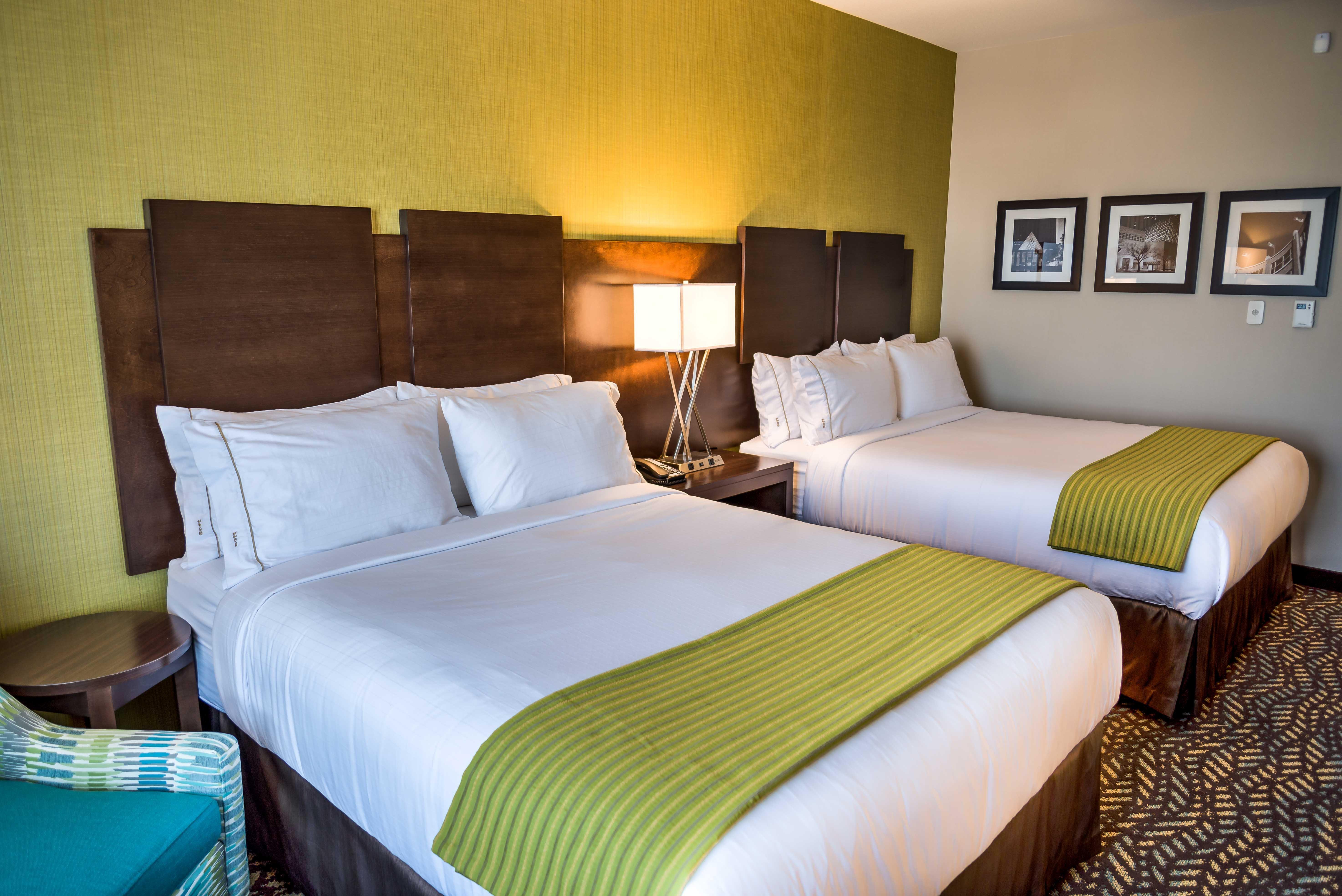 Holiday Inn Express & Suites Spruce Grove - Stony Plain By Ihg Bagian luar foto