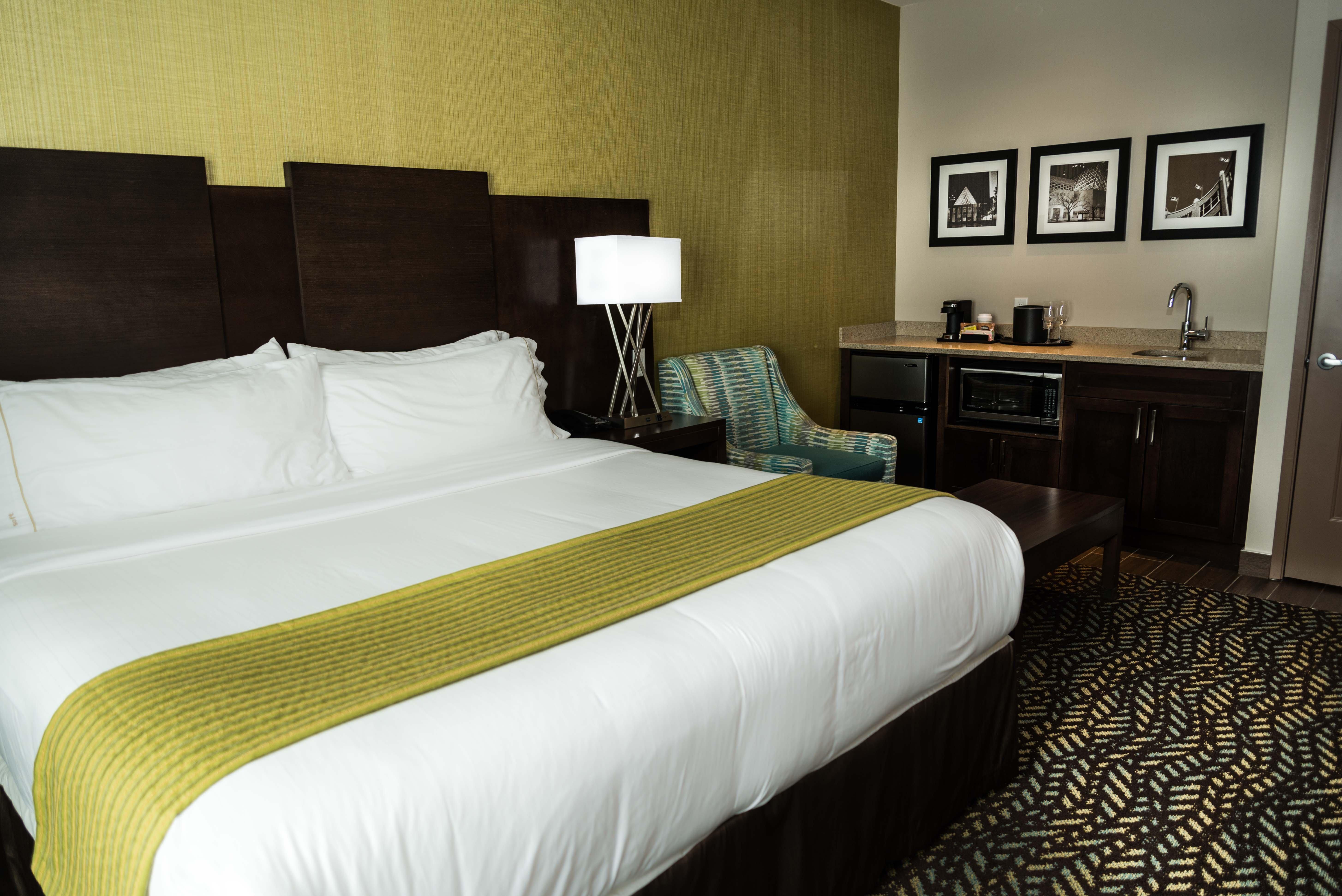 Holiday Inn Express & Suites Spruce Grove - Stony Plain By Ihg Bagian luar foto