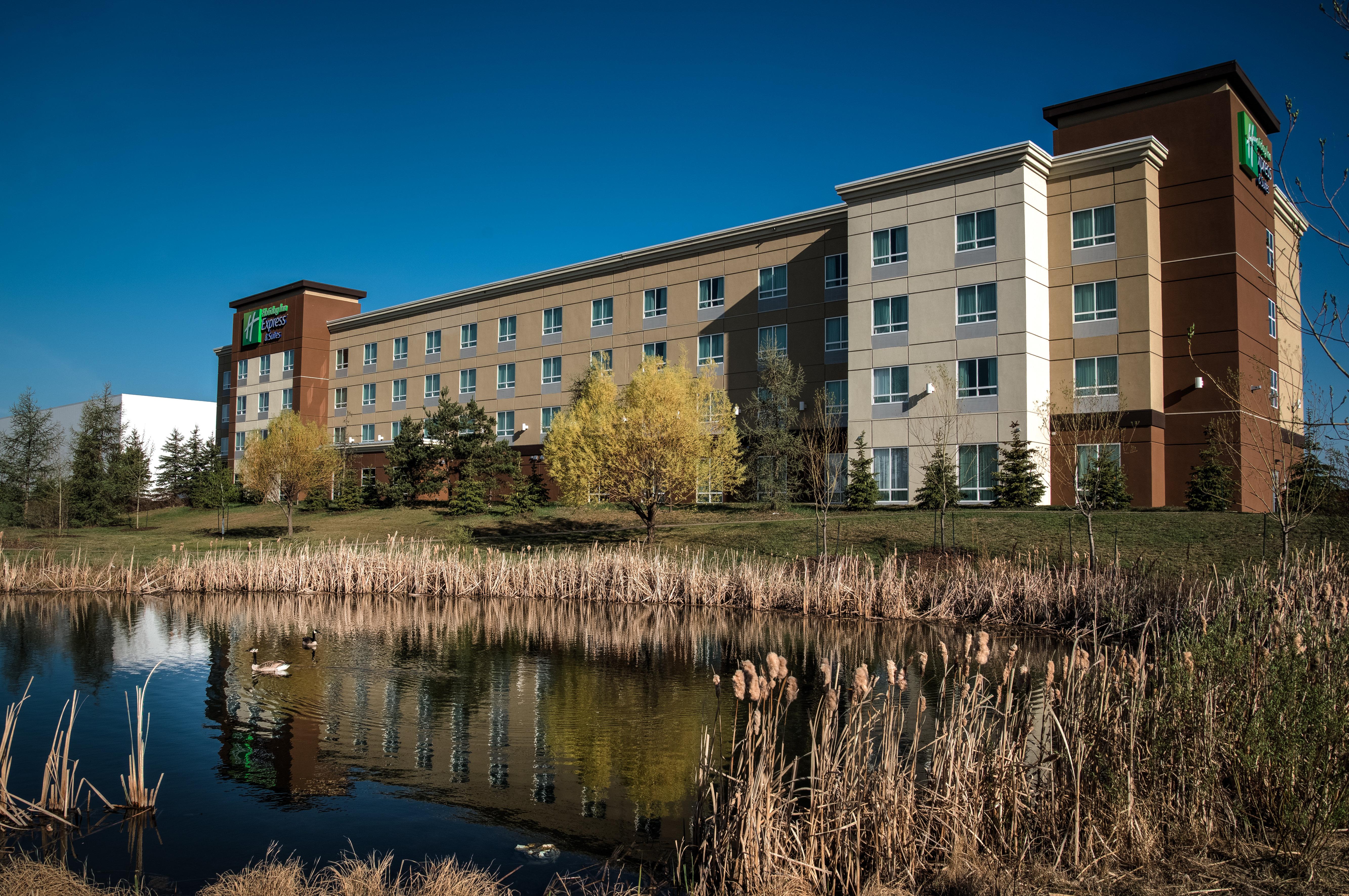 Holiday Inn Express & Suites Spruce Grove - Stony Plain By Ihg Bagian luar foto