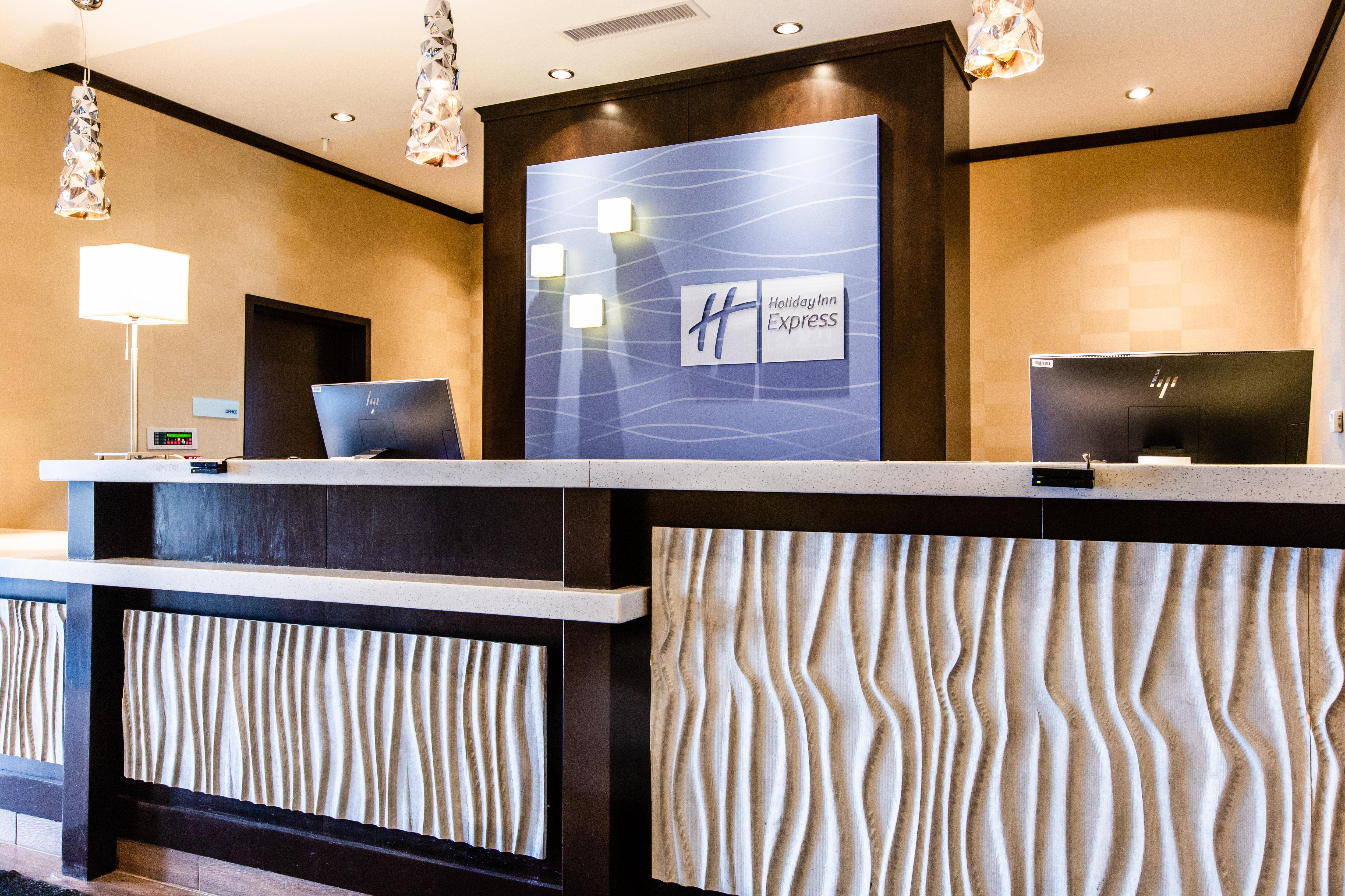 Holiday Inn Express & Suites Spruce Grove - Stony Plain By Ihg Bagian luar foto