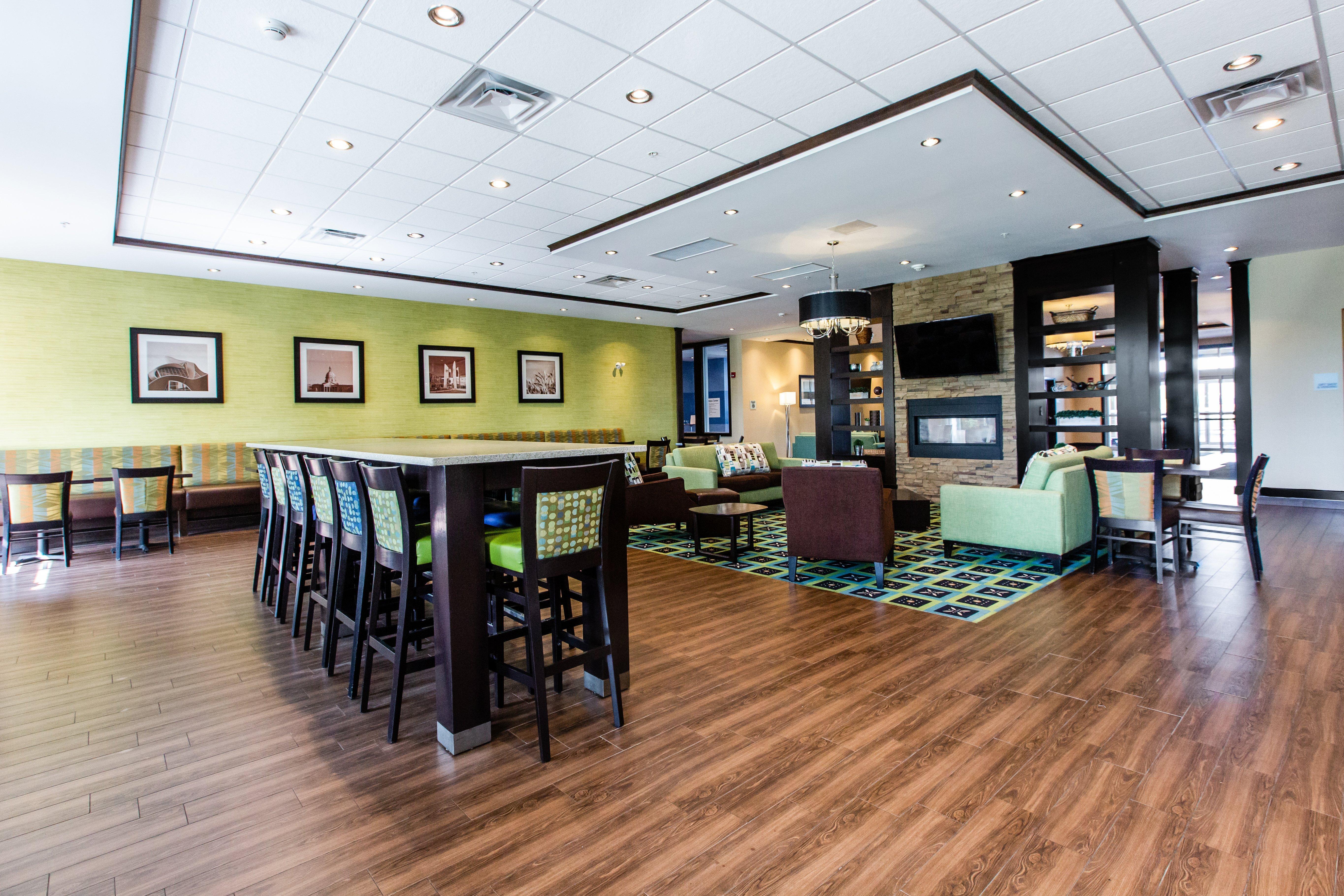 Holiday Inn Express & Suites Spruce Grove - Stony Plain By Ihg Bagian luar foto